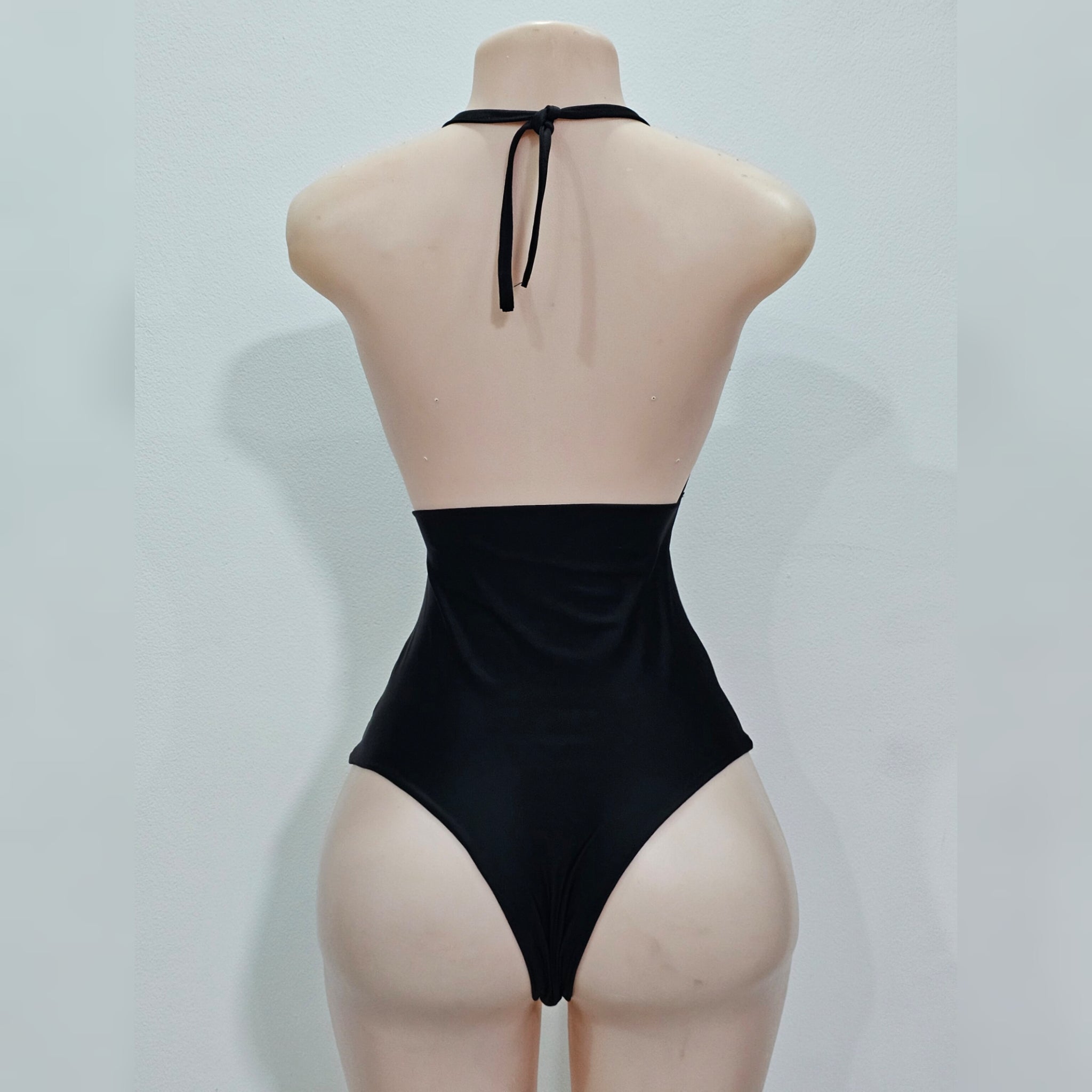 Gia monokini